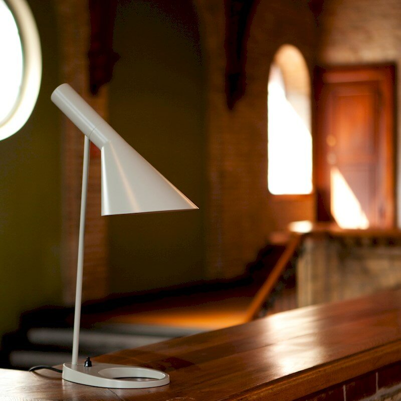 Louis Poulsen AJ wit tafellamp, bureaulamp, leeslamp