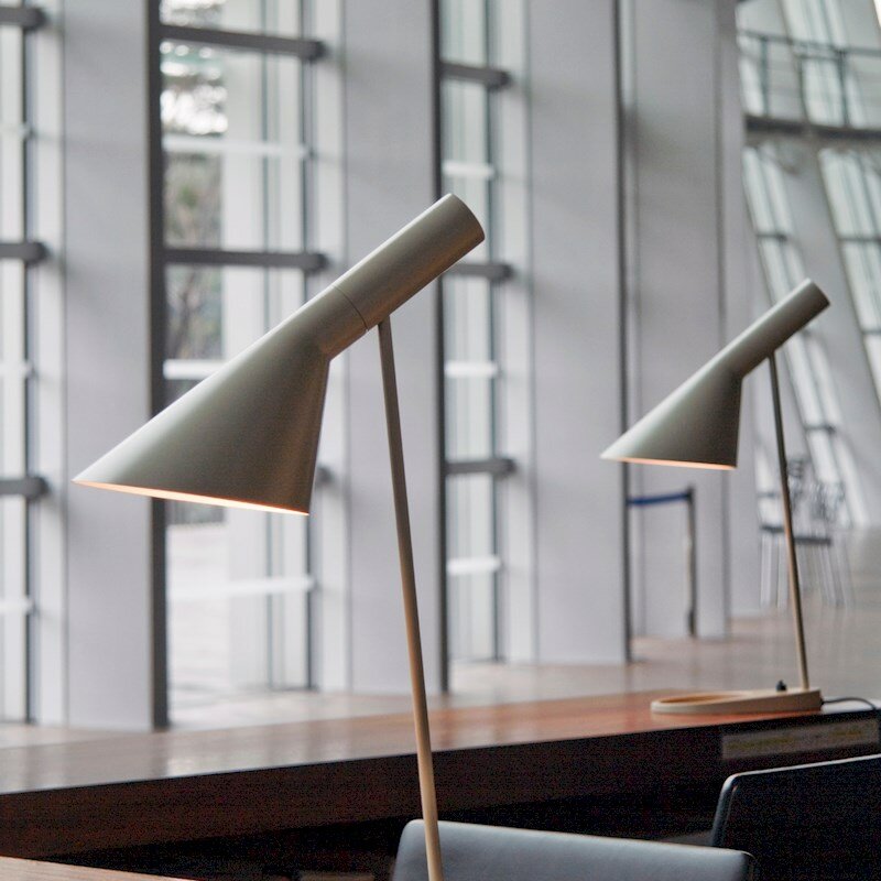 Louis Poulsen AJ wit tafellamp, bureaulamp, leeslamp