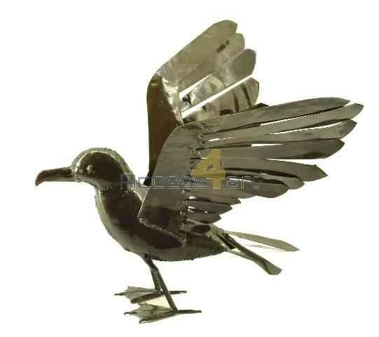 Metalen vogel, metalen zeemeeuw vogel. Tuinvogel uit Zimbabwe. Birds of Zimbabwe metalen vogels in tuin uit Afrika.