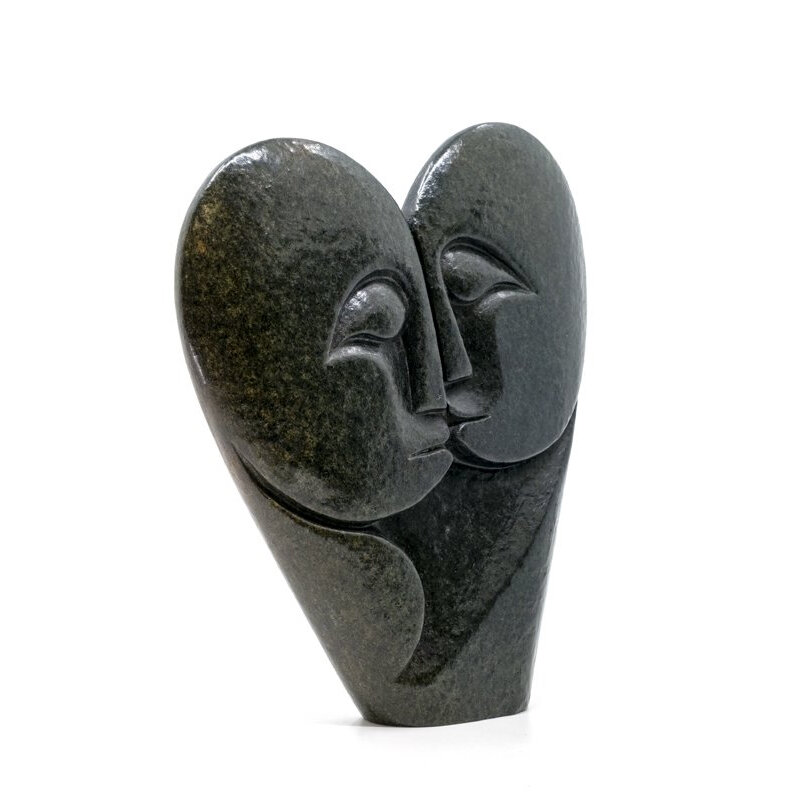Stenen beeld heart lover 2 personen, 24 cm hoog, groen