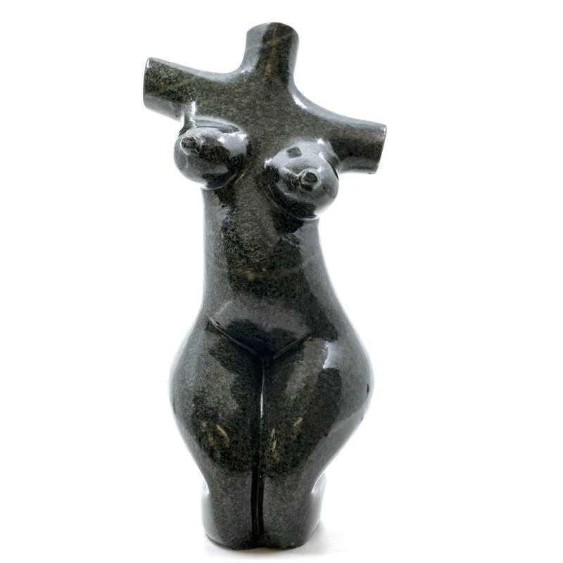 Stenen beeld torso knielend 1 persoon, 24 cm hoog, groen