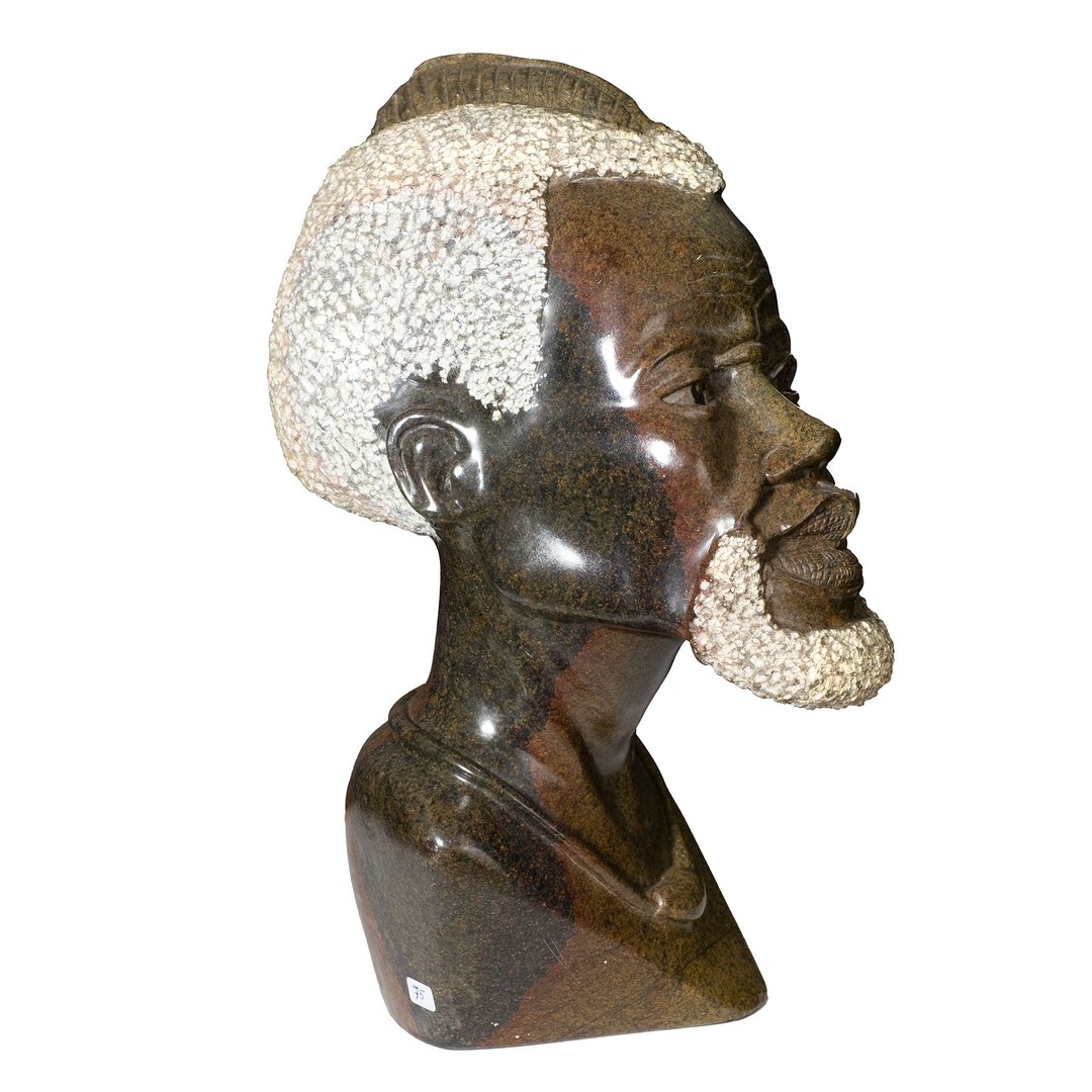 Beeld hoofd steen wijze man. Stenen kunst uit Afrika