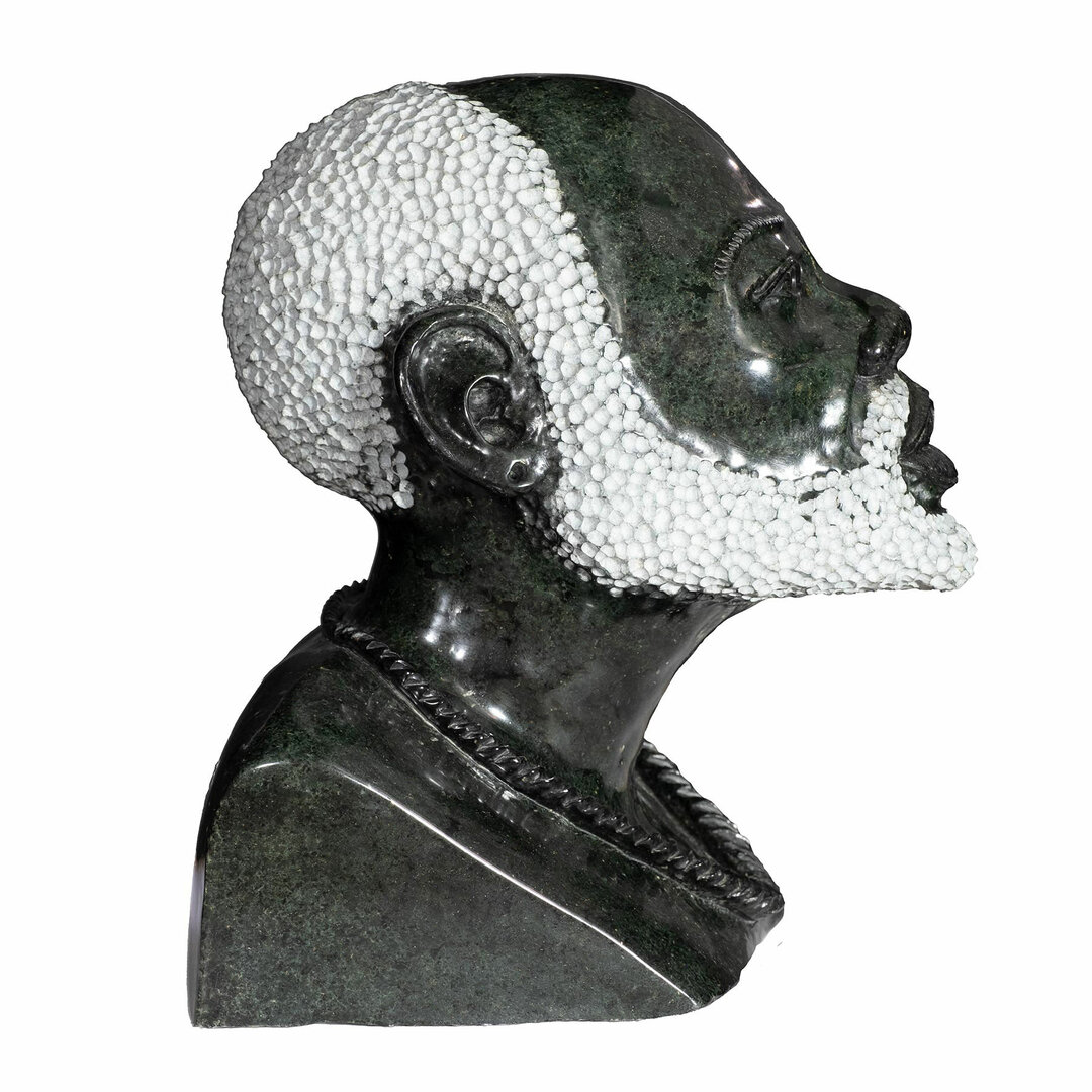 Beeld hoofd steen wijze man. Stenen kunst uit Afrika