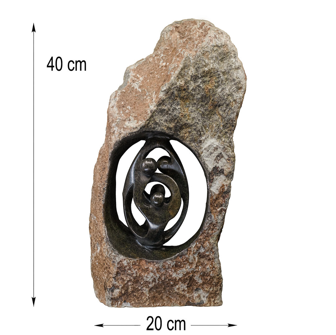 Stenen beeld gezin 4 personen bruin. Stenen kunst uit Afrika 40 cm afmetingen