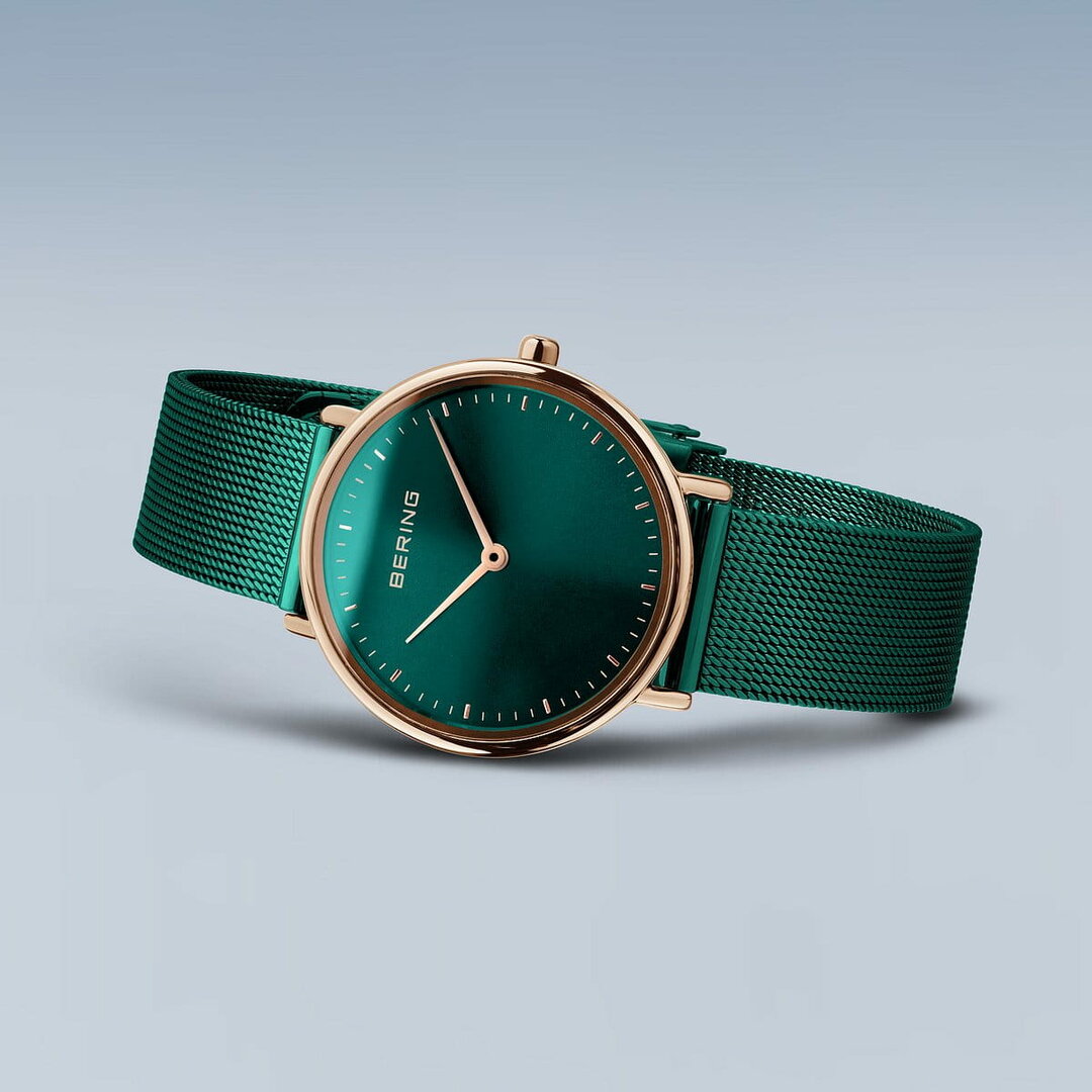Bering Horloge Ultra Slim Rosegoud Gepolijst 15729-868