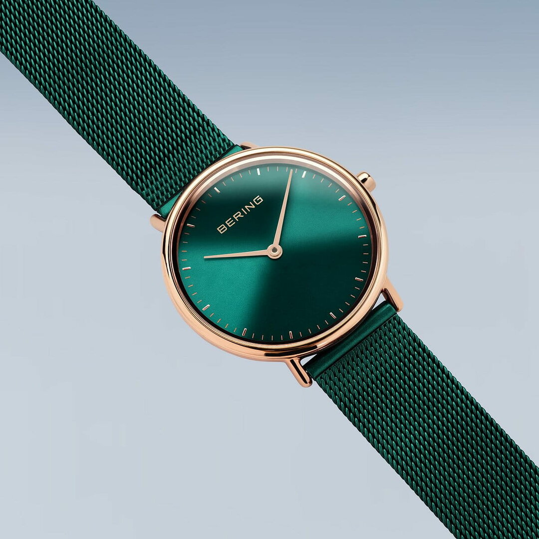 Bering Horloge Ultra Slim Rosegoud Gepolijst 15729-868
