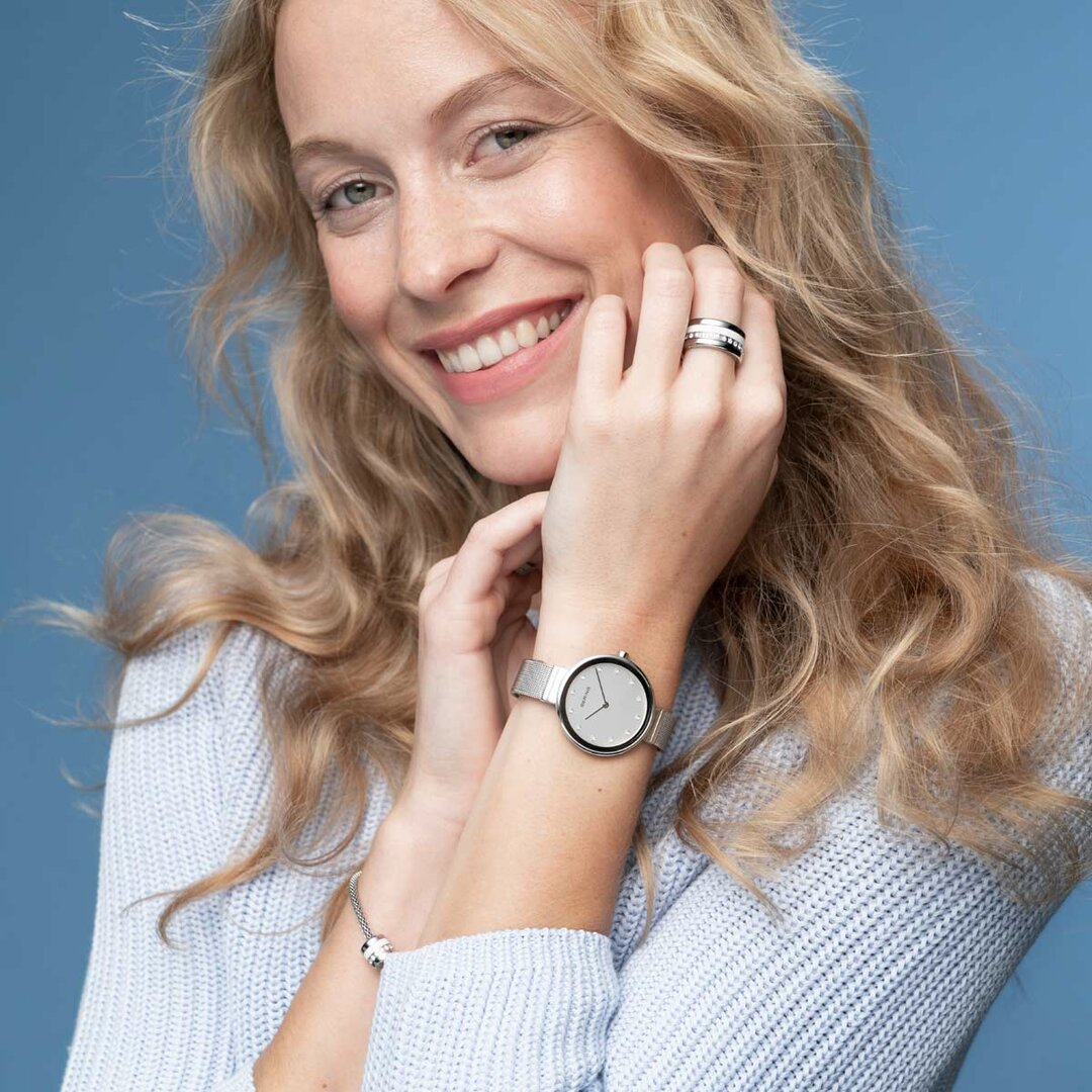 Bering Horloge Classic Zilver Gepolijst 12034-000 Dames