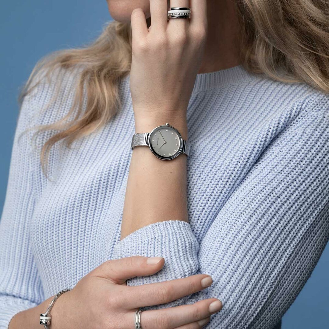 Bering Horloge Classic Zilver Gepolijst 12034-000 Dames