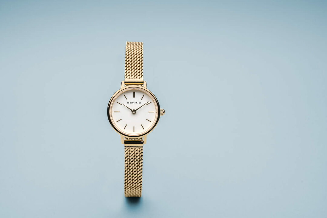 Bering Horloge Classic Goud Gepolijst 11022-334 Dames