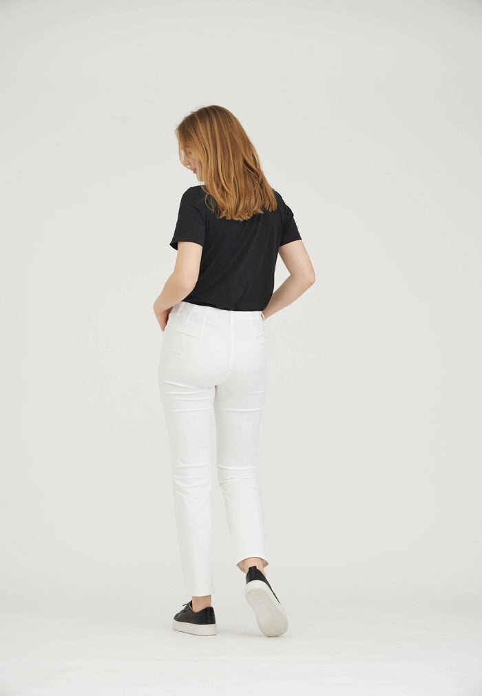 Moreel Teleurstelling Mooie jurk Laurie broek, model Kelly basis katoen wit 100759-10000 - De Blaker exclusief Moreel Teleurstelling Mooie jurk Laurie broek, model Kelly basis katoen wit 100759-10000 - De Blaker exclusief