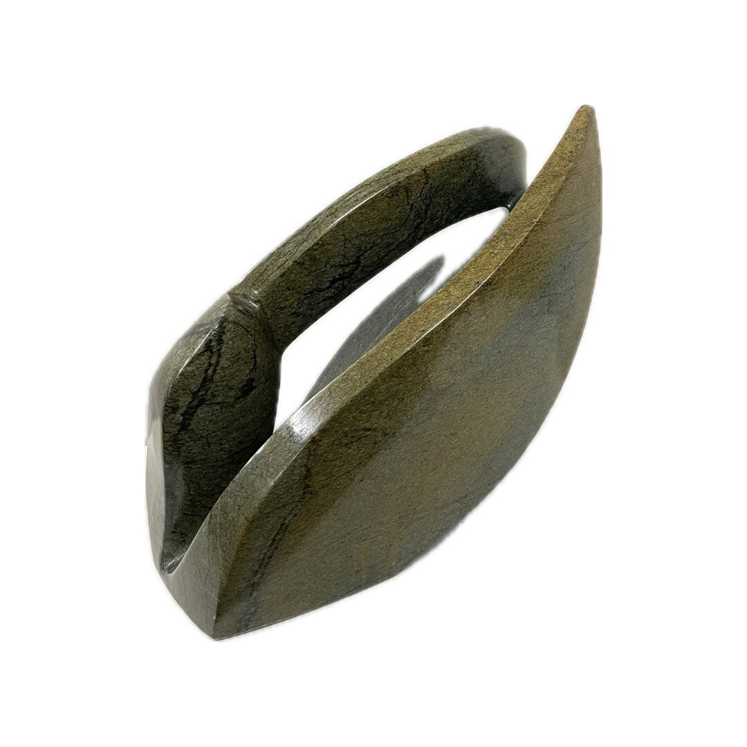 Stenen beeld, Lonely, Fruit serpentine 23 cm