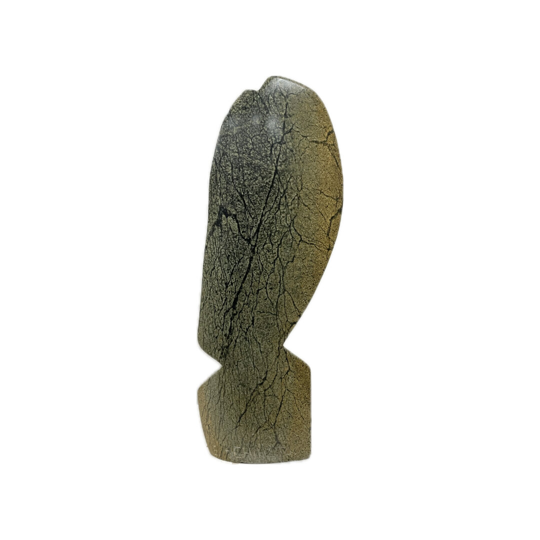 Stenen beeld, Shy guy, Fruit serpentine 32 cm