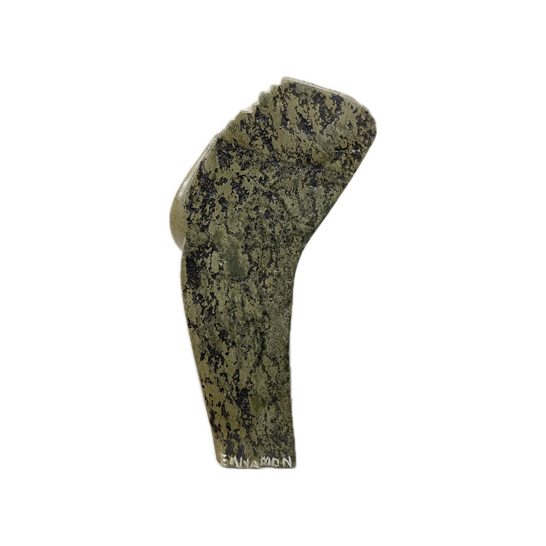 Stenen beeld, Modelling girl, Fruit serpentine 33 cm