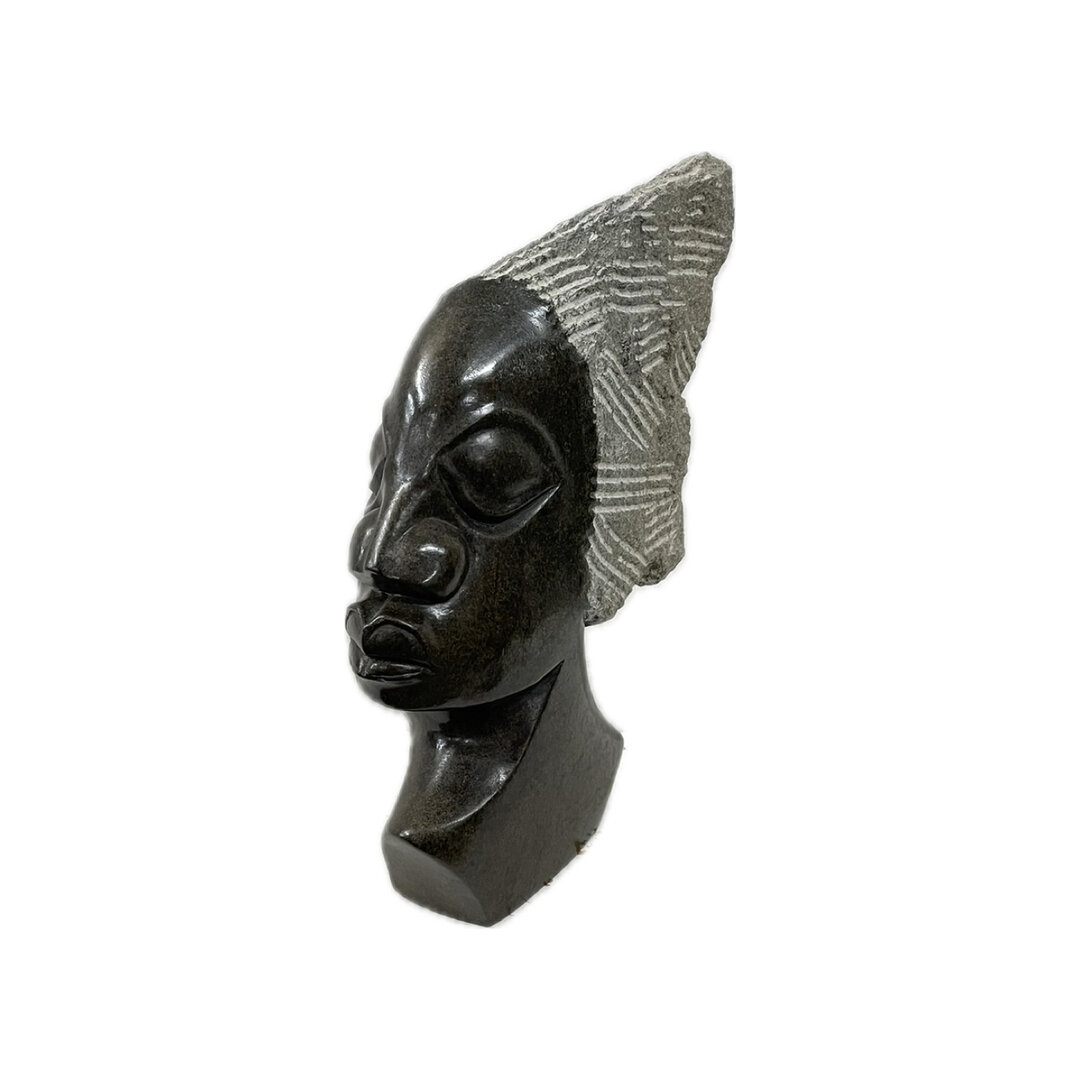 Stenen beeld, Woman in the wind, Serpentine 25 cm