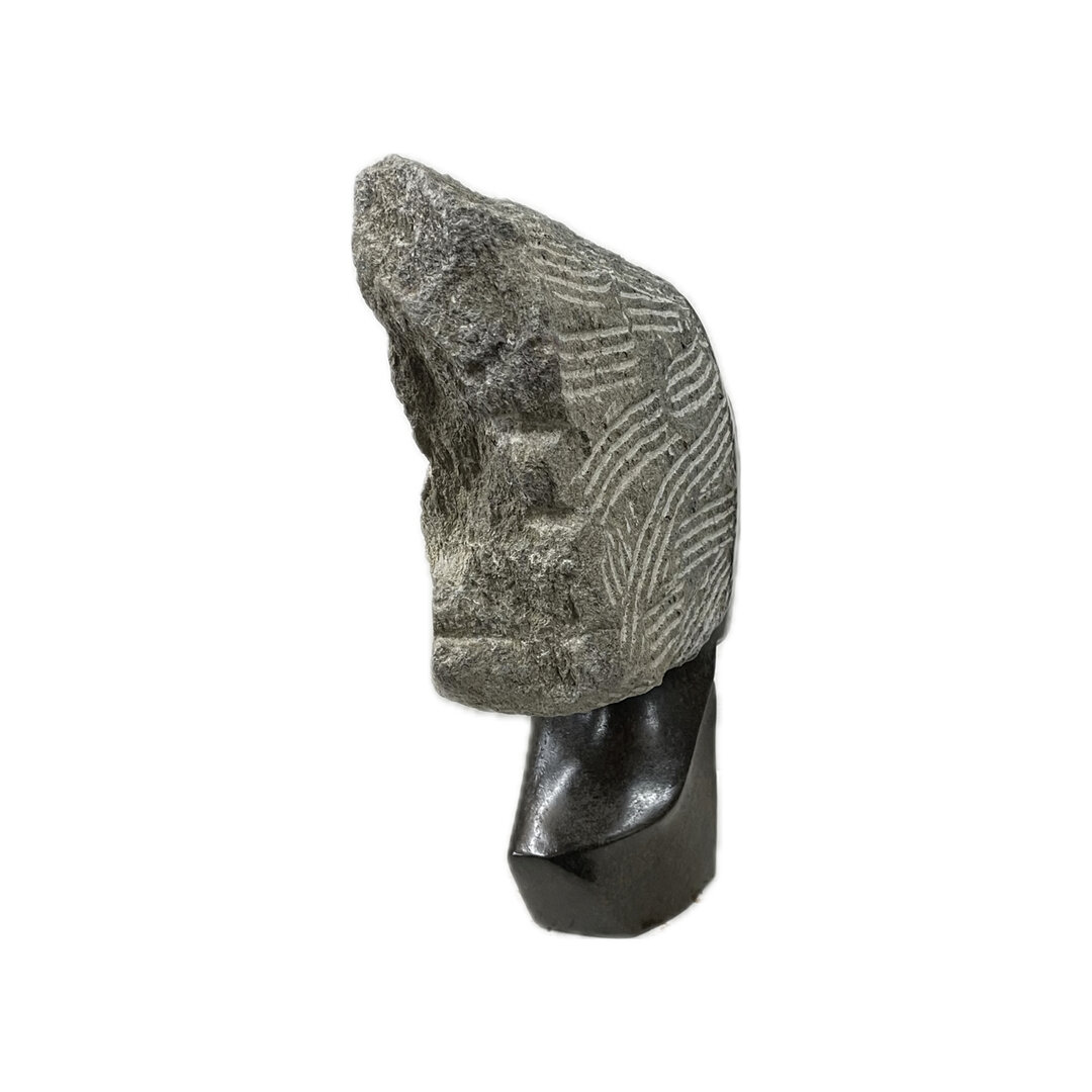 Stenen beeld, Woman in the wind, Serpentine 25 cm