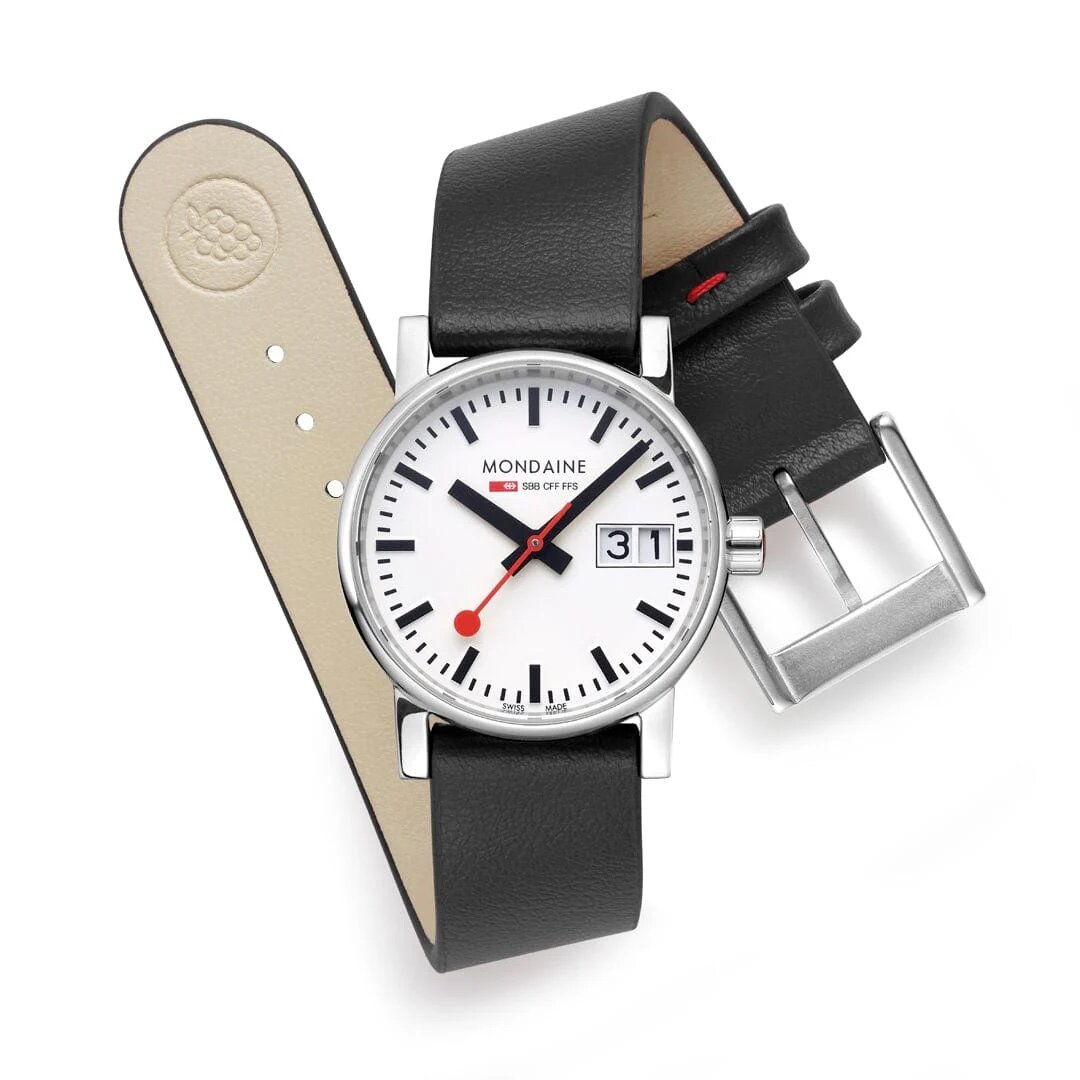 Mondaine Evo2 30 mm glossy black vegan strap