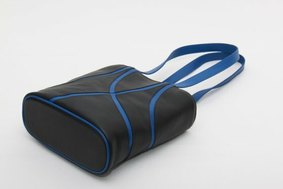 Krista&#039;s Lahti staand schoudertas zwart, blauw