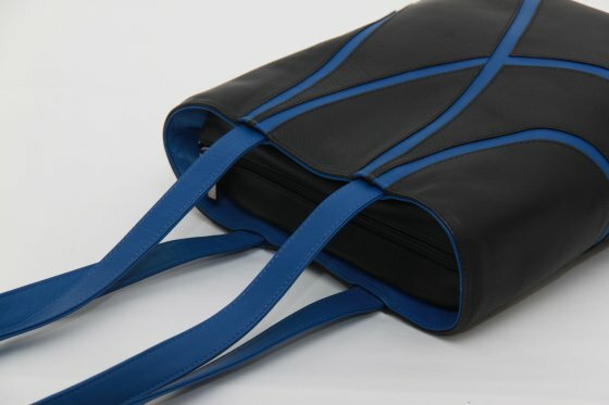 Krista&#039;s Lahti staand schoudertas zwart, blauw