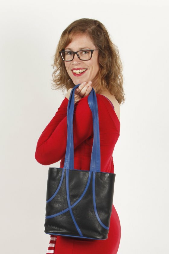 Krista&#039;s Lahti staand schoudertas zwart, blauw