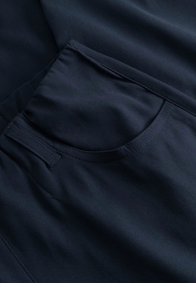 Laurie pants, model Donna Loose basic viscose navy 101135-49000