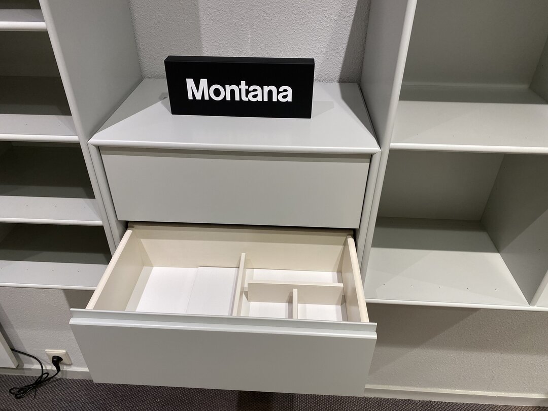 Montana Wandm&ouml;bel grau 4 Einheiten 1.16 m breit, hoher Rabatt