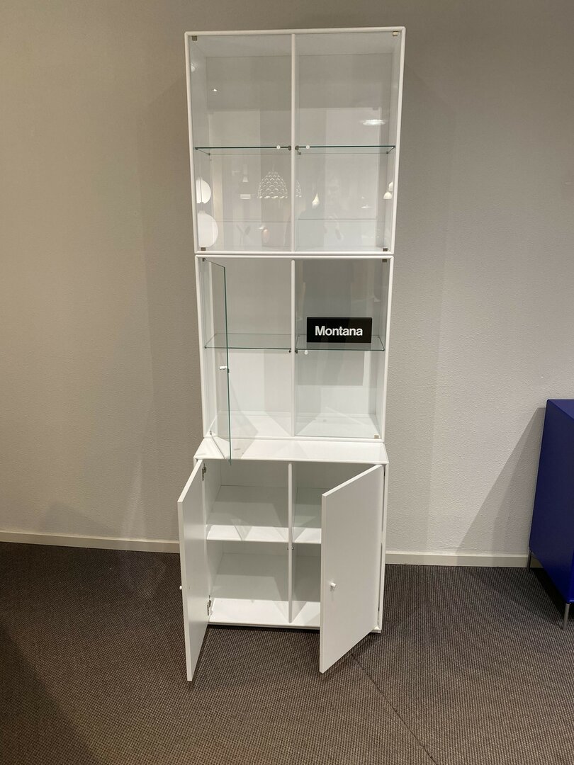 Vitrine Montana sur socle blanc 3 &eacute;l&eacute;ments 69,6 cm de large, remise importante