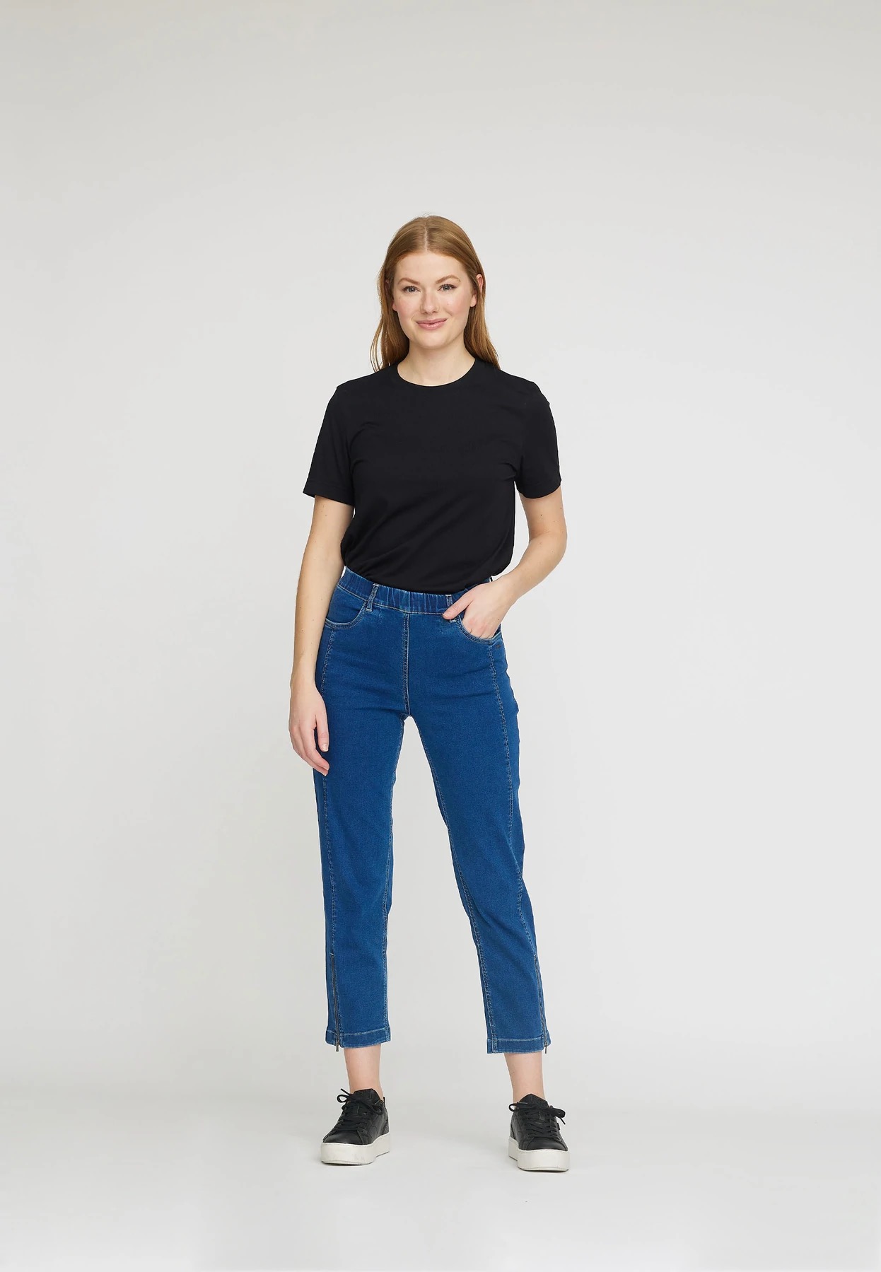 Laurie broek, model Piper Regular Cropped medium blue denim 23369-43515