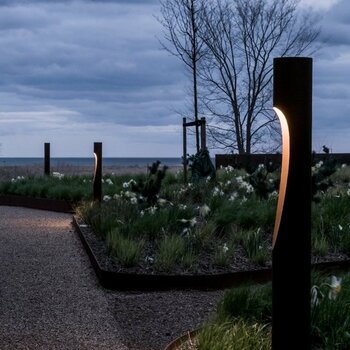 Het karakter van de Louis Poulsen buitenlampen uitgelegd