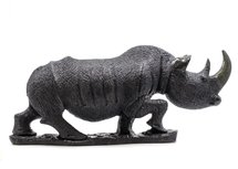 Stenen beeld neushoorn ruw 1 dier, 20 cm hoog, zwart