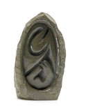 Stenen beeld embryo natural 1 persoon, 10 cm hoog, groen
