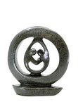 Stenen beeld ring liefdespaar relatie, familie, echtpaar twee personen 16 cm hoog, groen