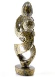 Stenen beeld moeder en kind 17 cm hoog, groen
