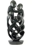 Stenen beeld gezin, familie 5 personen, vader, moeder, ouders en 3 kinderen. 64 cm hoog, zwart