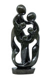 Stenen beeld gezin, familie 5 personen, vader, moeder, ouders en 3 kinderen. 35 cm hoog, zwart