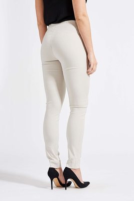 Laurie broek, model Vicky Slim basis viscose sand 27016-25137