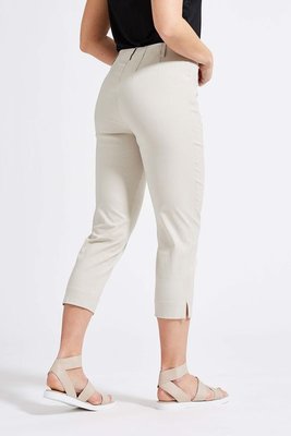 Laurie broek, model Caroline Regular Capri 3/4 basis viscose sand 28041-25137