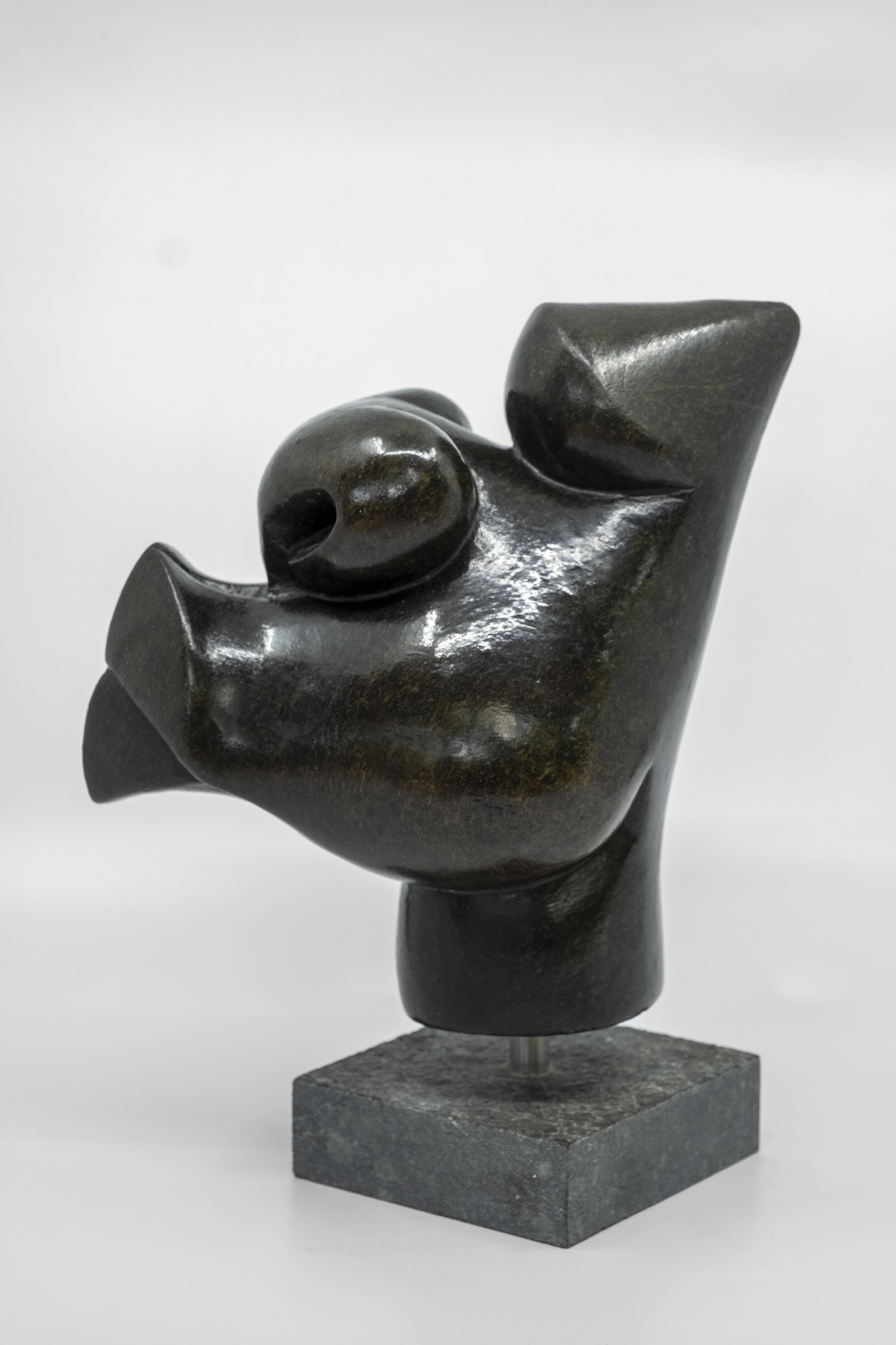 Stenen tuinbeeld uniek, African people op voetje, abstract