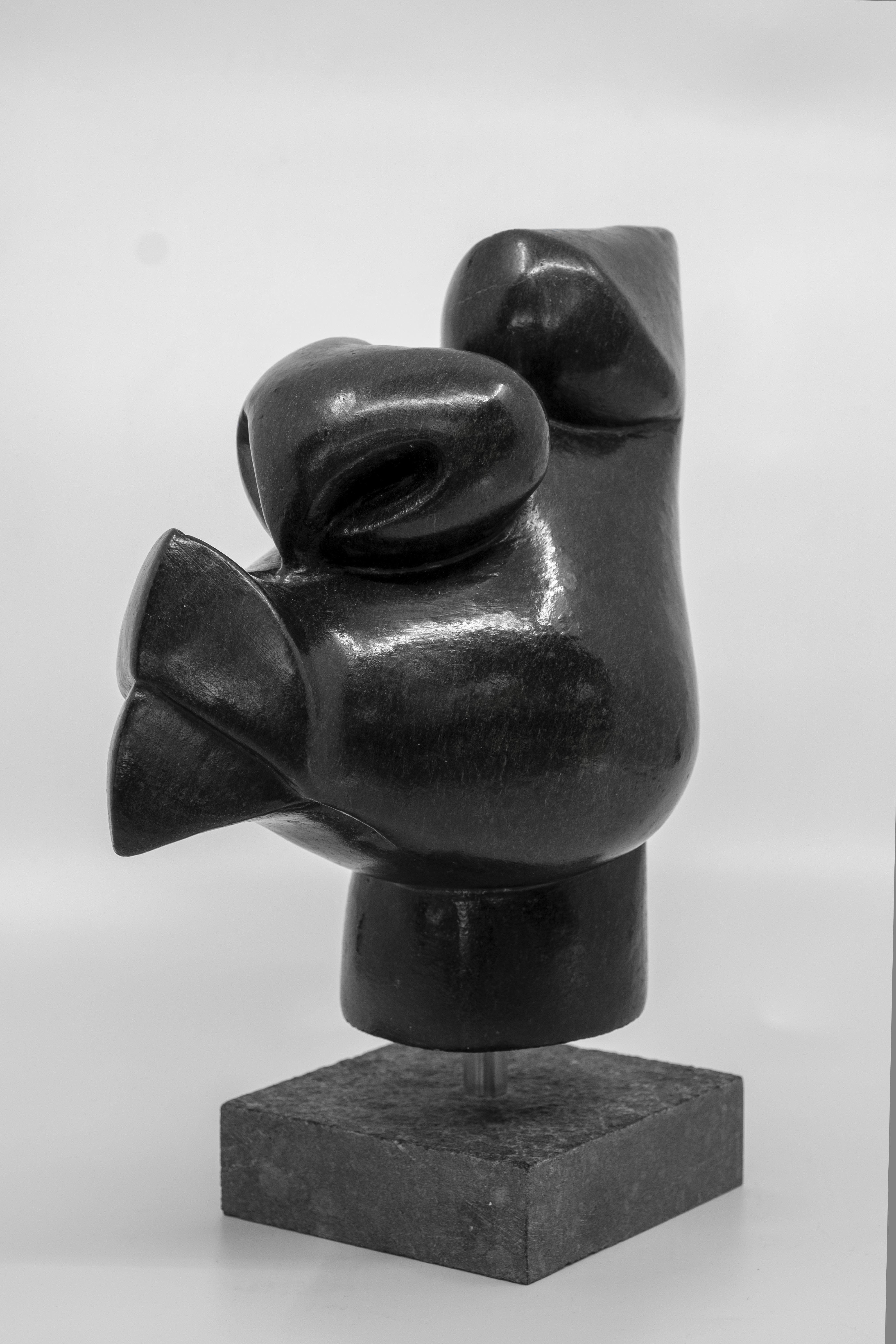 Stenen tuinbeeld uniek, African people op voetje, abstract