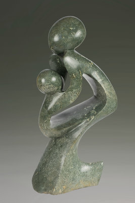 Stenen tuinbeeld uniek, Mother and child, moeder en kind abstract nr 43