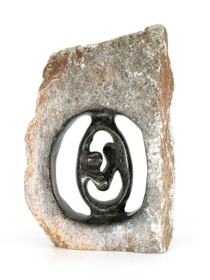 Stenen beeld ruwe lover familie 2 personen, 17 cm hoog, zwart
