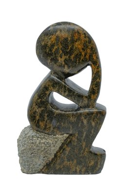 Stenen beeld denker zittend abstract 1 persoon, 18 cm hoog, groen
