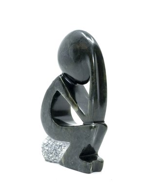 Stenen beeld denker zittend abstract 1 persoon, 12 cm hoog, zwart