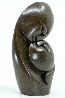 Stenen beeld kissing lover 2 personen, 19 cm hoog, bruin