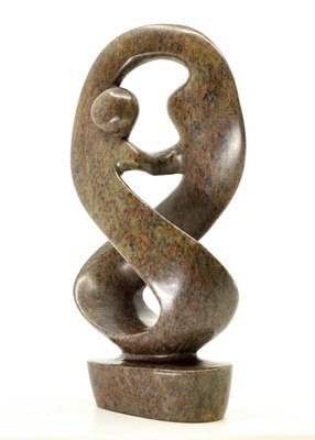 Stenen beeld twisted lover familie twee personen 20 cm hoog, groen