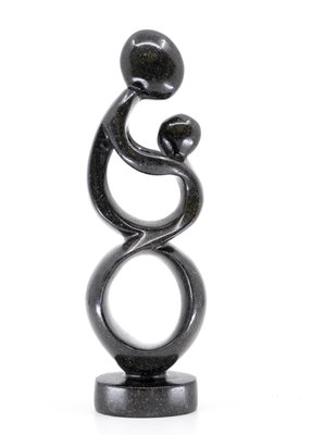 Stenen beeld moeder en kind 25 cm hoog, zwart