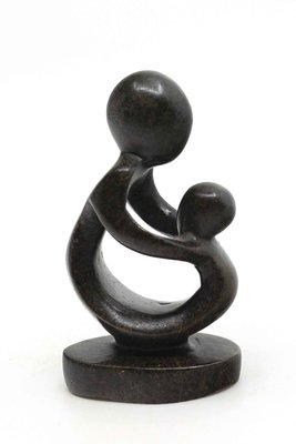 Stenen beeld moeder en kind 12 cm hoog, bruin