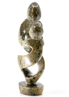 Stenen beeld moeder en kind 17 cm hoog, groen