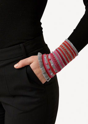 Oleana Wristlets 347 D licht grijs