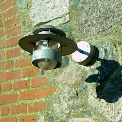 Louis Poulsen buitenlamp Albertslund Wand wit lang model