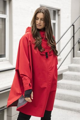 Blaest Poncho model Bergen rood
